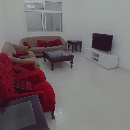Budget Rental Studio Apartments In Dubai Exterior photo