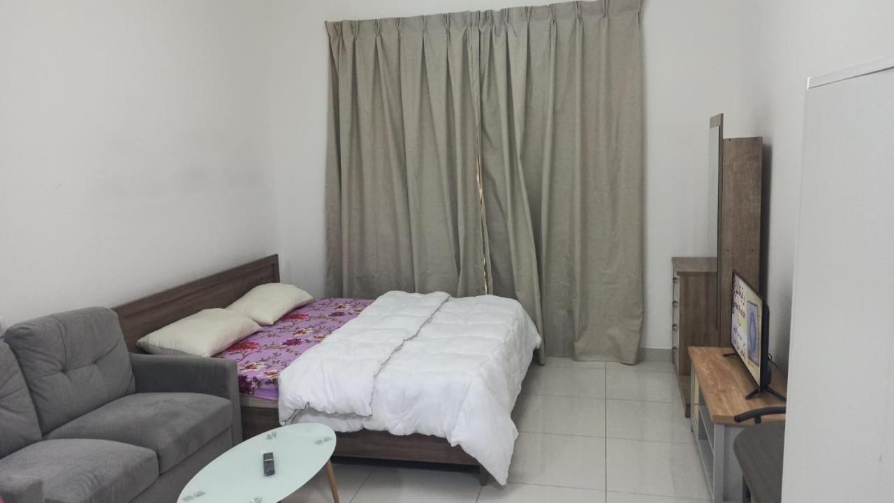 Budget Rental Studio Apartments In Dubai Exterior photo