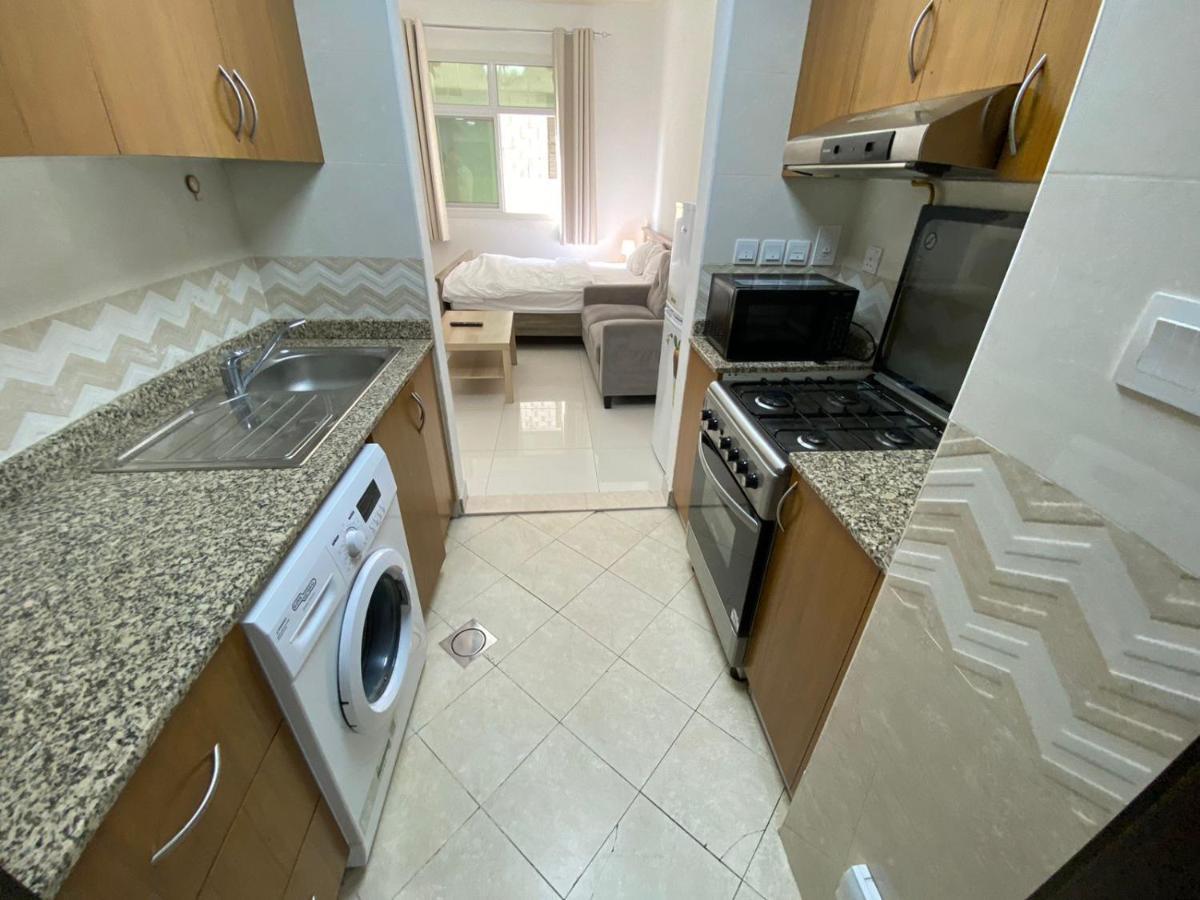 Budget Rental Studio Apartments In Dubai Exterior photo